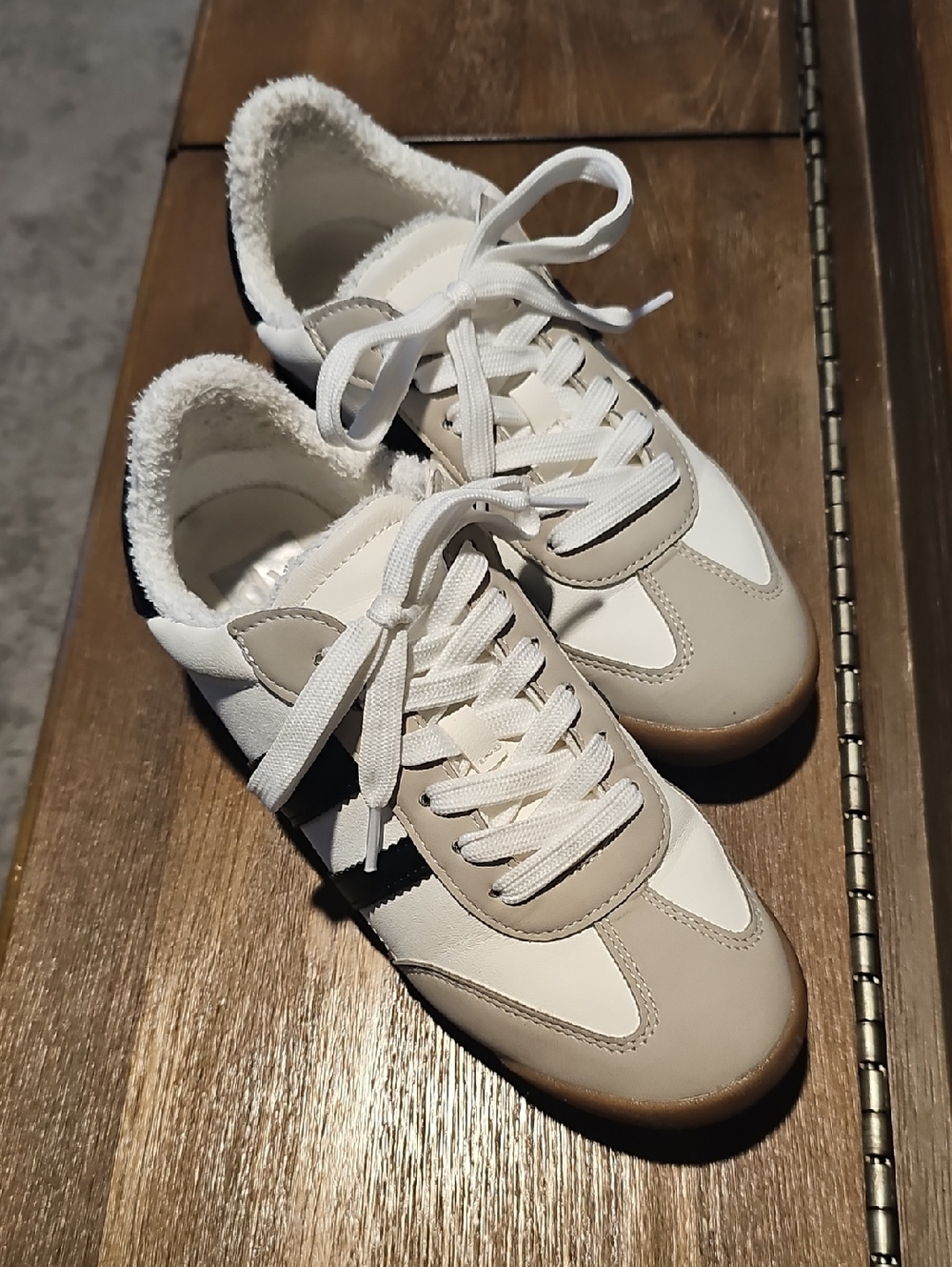 DV DOLCE VITA - Classic White & Beige Women's Lace-Up Sneakers
